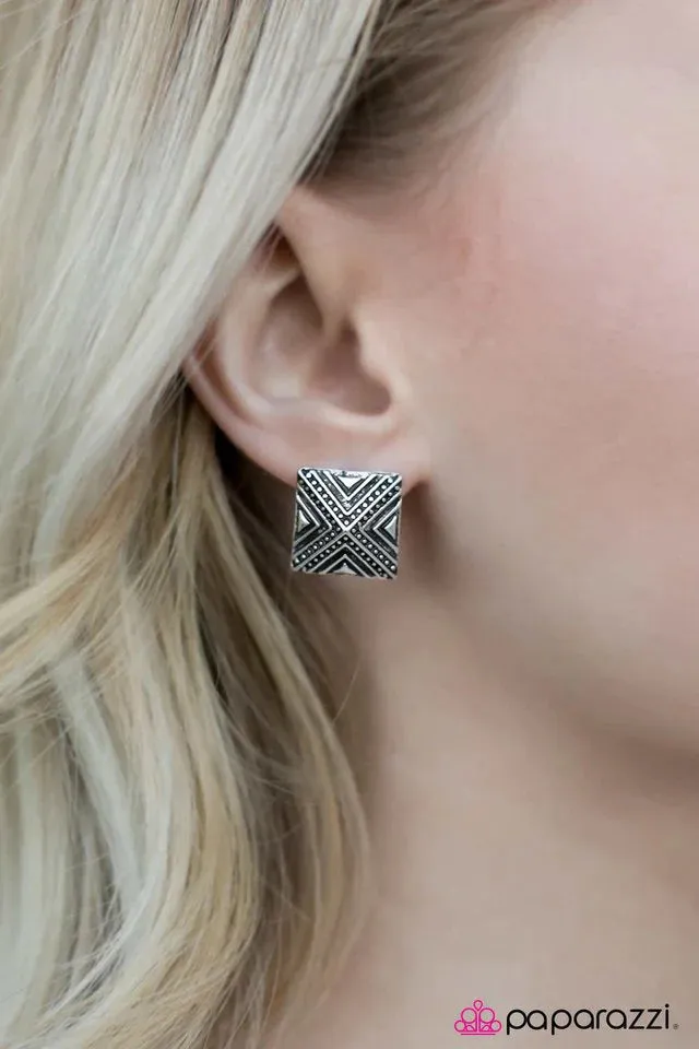 Paparazzi Earring ~ Dance Of The Pyramids - Silver