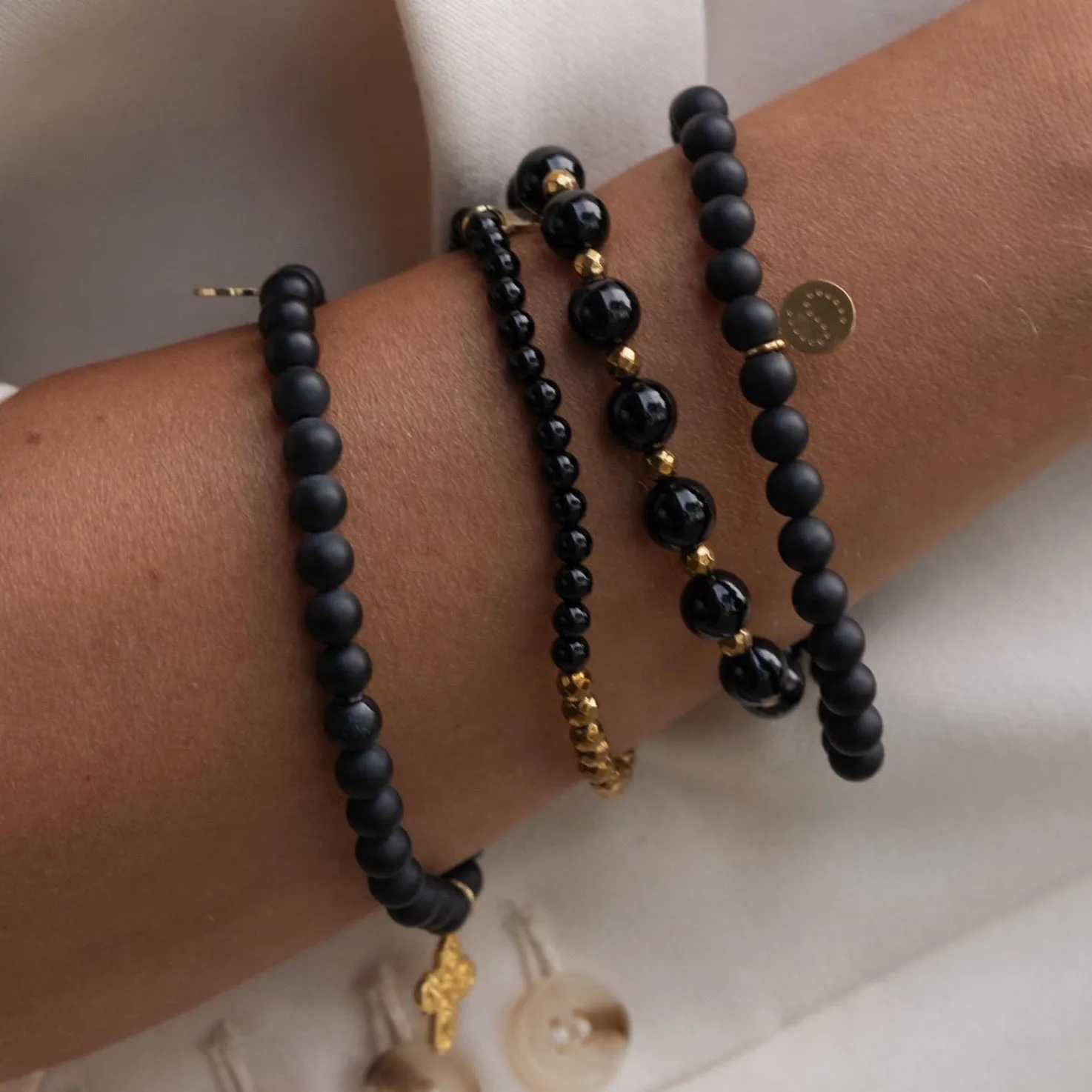 Party At The Front / Bracelet / Black Onyx   Gold