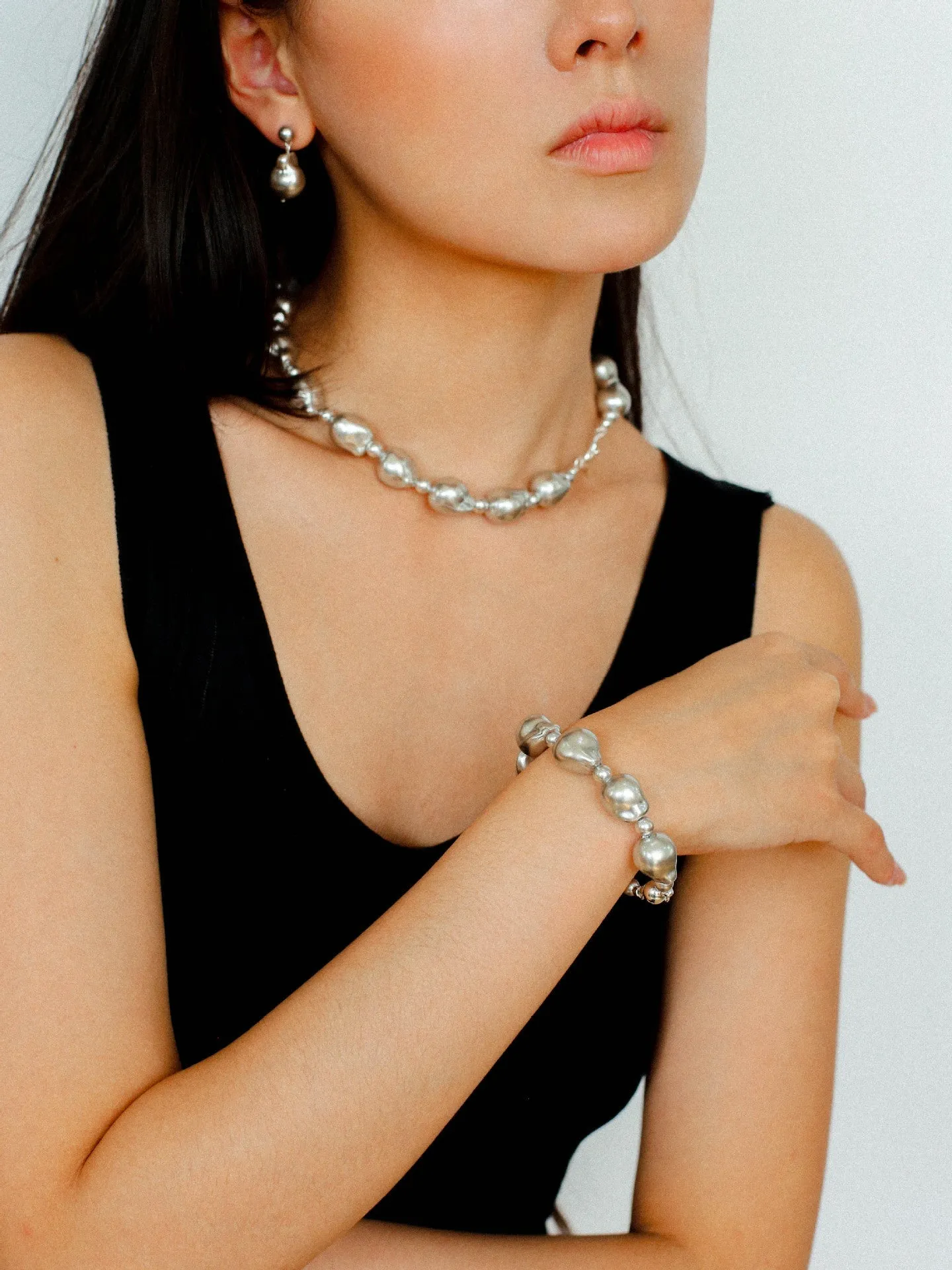 Stylish Baroque Pearl and Bead Beaded Bracelet with Magnetic Clasp